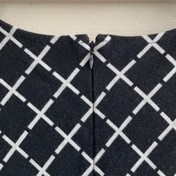 Ann Taylor Sleeveless Dress - Petite - Picture 5 of 6